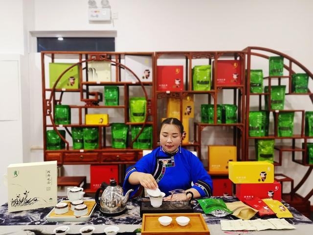 啤酒节搭桥，安顺特色手工艺品“走进”西海岸金沙滩啤酒城