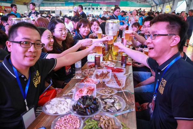 驾游西海岸，全国200余家自驾组织走进金沙滩啤酒城