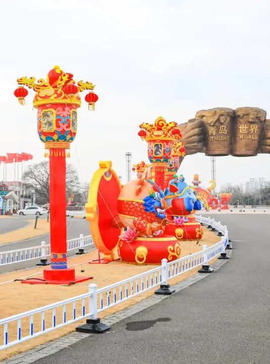 美翻了！金沙滩啤酒城彩灯点亮中国年