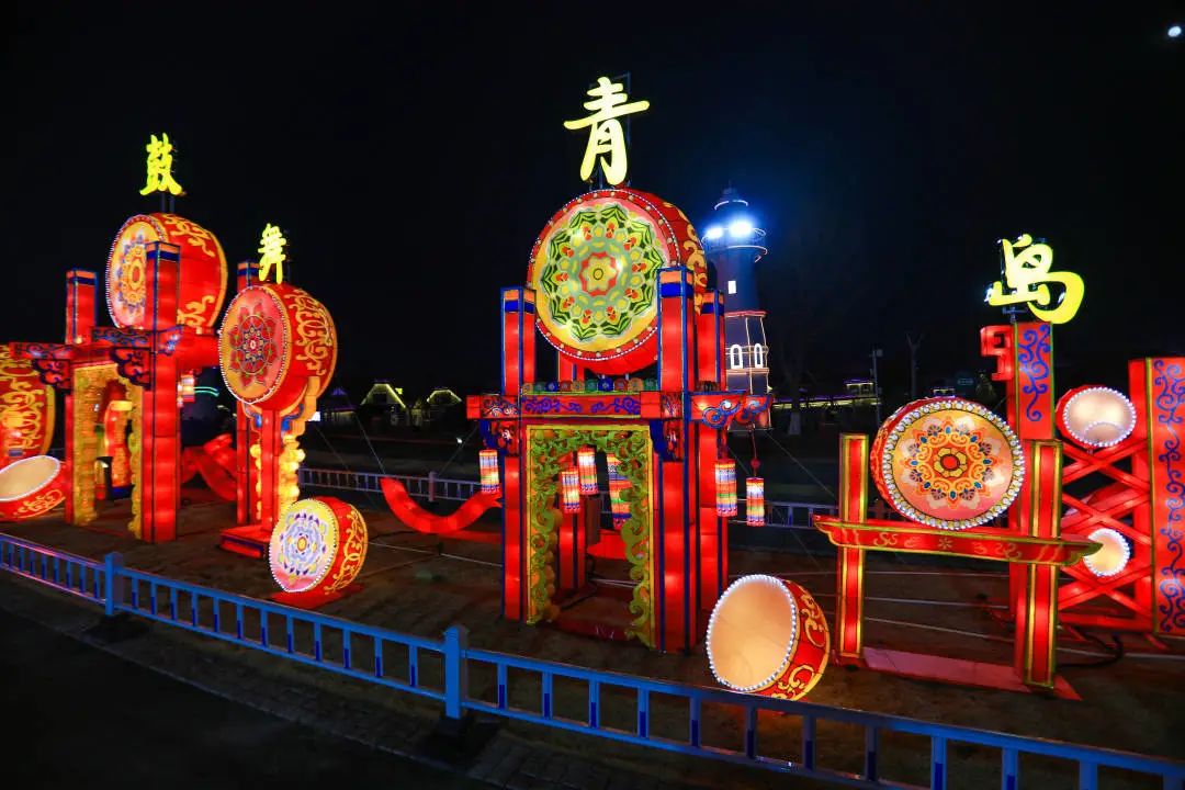 美翻了！金沙滩啤酒城彩灯点亮中国年